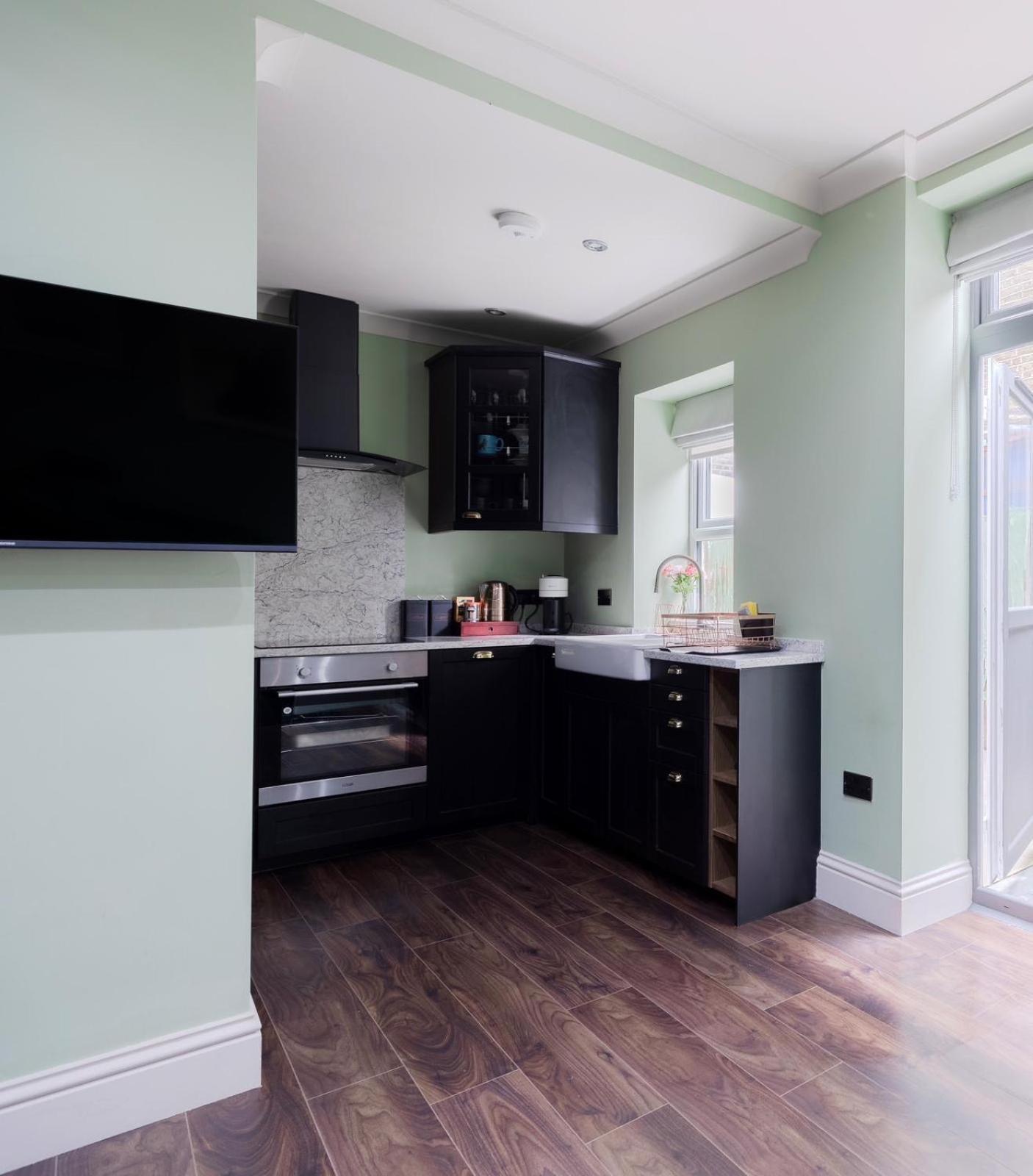 Stylish 2 Bedrooms Flat Sleeps 6 & Garden London Zone 2 Cls Central Exterior photo